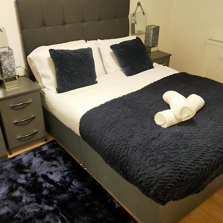 شقة Impeccable 2-Bed House لندن المظهر الخارجي الصورة